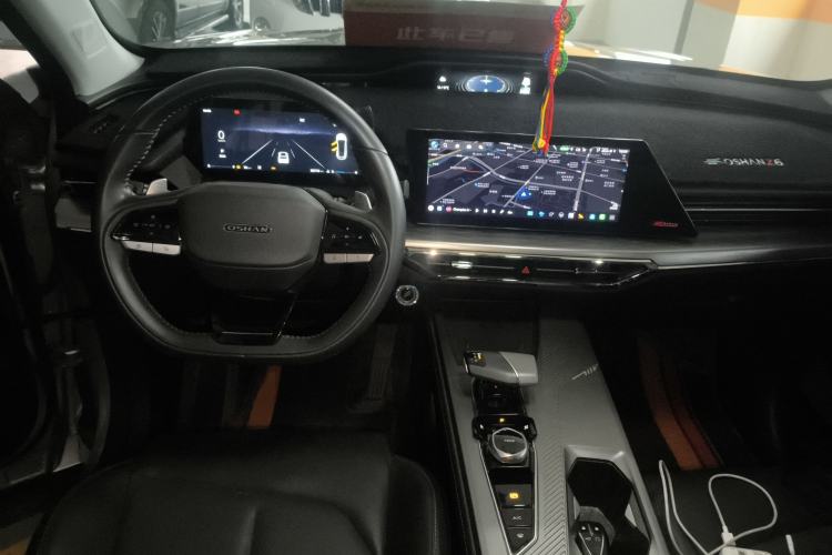 Used CHANGAN OSHAN Z6 2023 Blue Whale 1.5T DCT Smart Edition Center Console