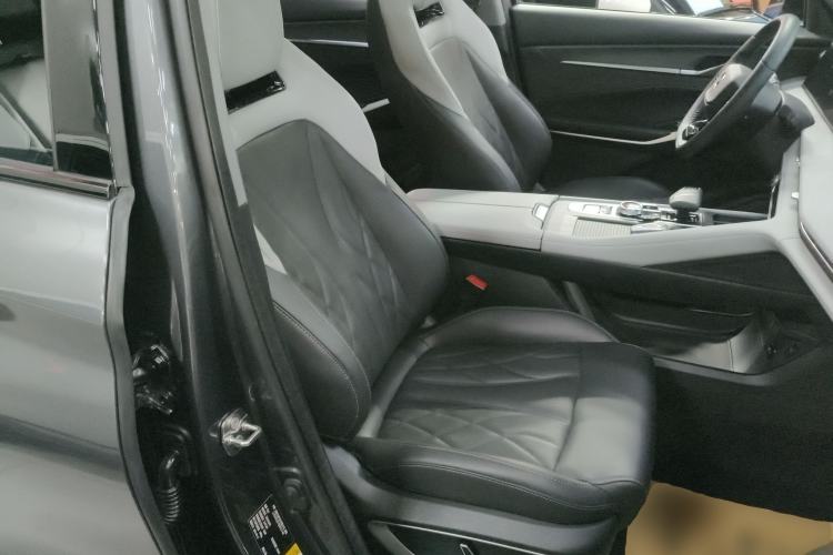 Used CHANGAN CS75 PLUS 2024 3rd Generation Champion Edition 1.5T Intelligent Drive Dynamic Model
