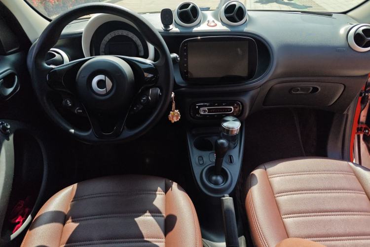 Used smart forfour 2016 1.0L 52 kW Dynamic Edition
