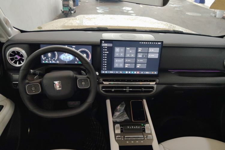 Used Tank 300 New Energy 2025 Hi4-T
