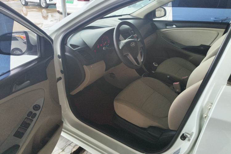 Used Hyundai Verna (older generation) 2014 1.4L Manual Smart GLS Trim