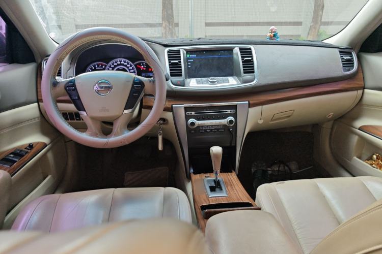 Used Nissan Teana 2011 2.5L XL Glory Edition Center Console