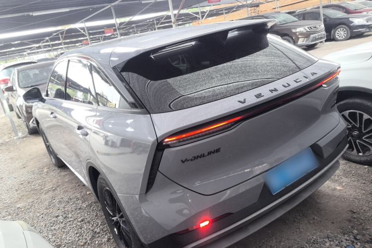 Used Venucia V 2021 260T Idol Edition