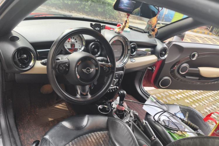 Used MINI Coupe 2012 1.6L COOPER Center Console