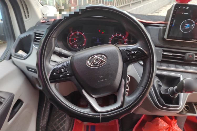 Used SAIC MAXUS Xintu V90 2020 2.0T Manual Yunjie Version Front-Wheel Drive with Single Rear Tire Short Wheelbase Mid-Height Design 6-Seater
