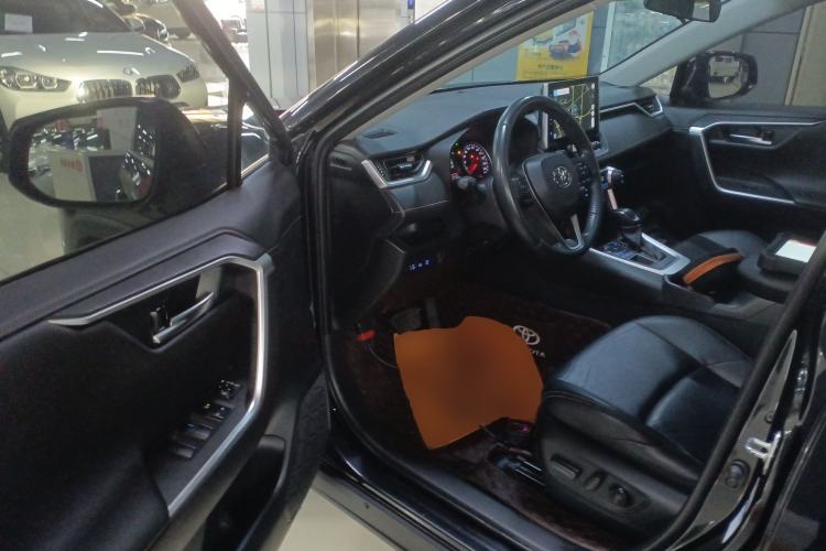 Used Toyota Wildlander 2022 2.0L CVT 4x4 Luxury PLUS Edition