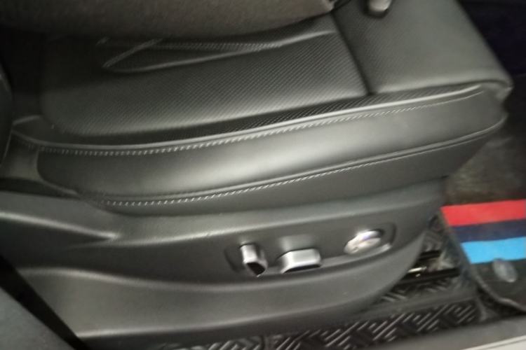 Used Hongqi HS7 2023 2.0T Automatic All-Wheel-Drive Flagship Edition Six Seats