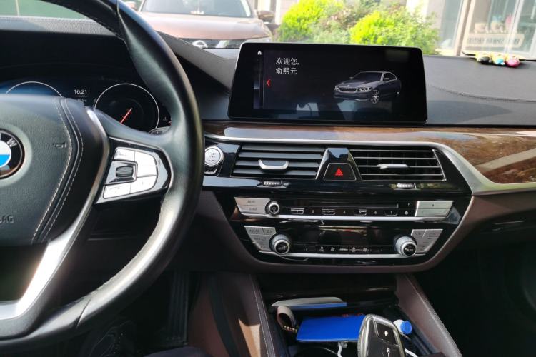 Used BMW 5 Series 2018 525Li Luxury Package
