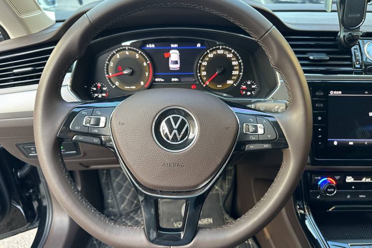 Used Volkswagen Phideon 2021 380TSI Luxury Edition
