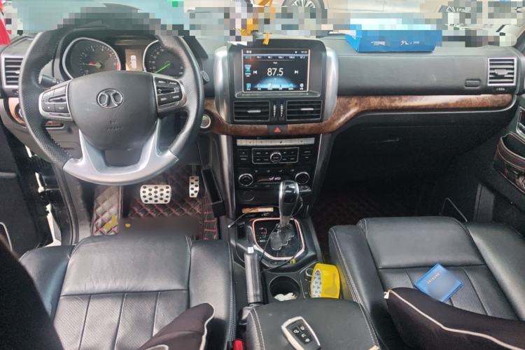 Used BAIC Off-Road BJ80 2016 2.3T Automatic Prestige Edition Center Console