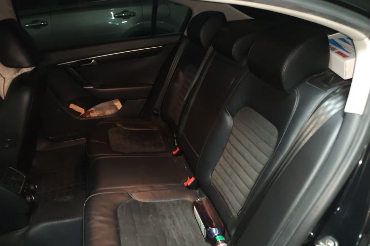 Used Volkswagen Magotan 2013 1.8TSI Prestige Model Left Rear Seat