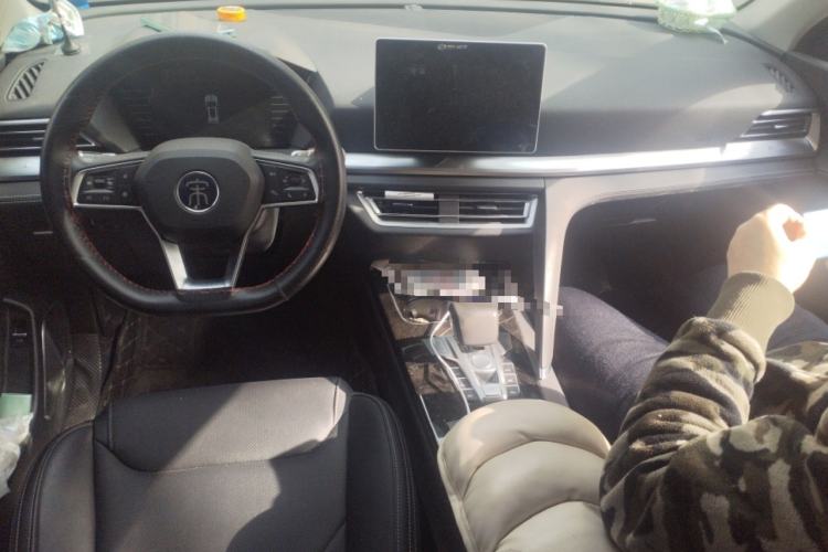 Used BYD Song Pro 2019 1.5T Automatic Prestige Model Center Console