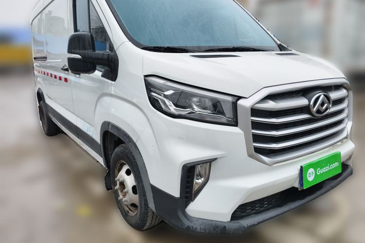 Used SAIC MAXUS Xintu V90 2022 2.0T Manual VAN Rear-Drive Extended Wheelbase High Roof with Dual Rear Tires 3-Seater
