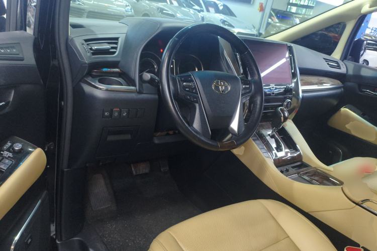 Used Toyota Alphard 2021 Dual-Engine 2.5L Luxury Edition
