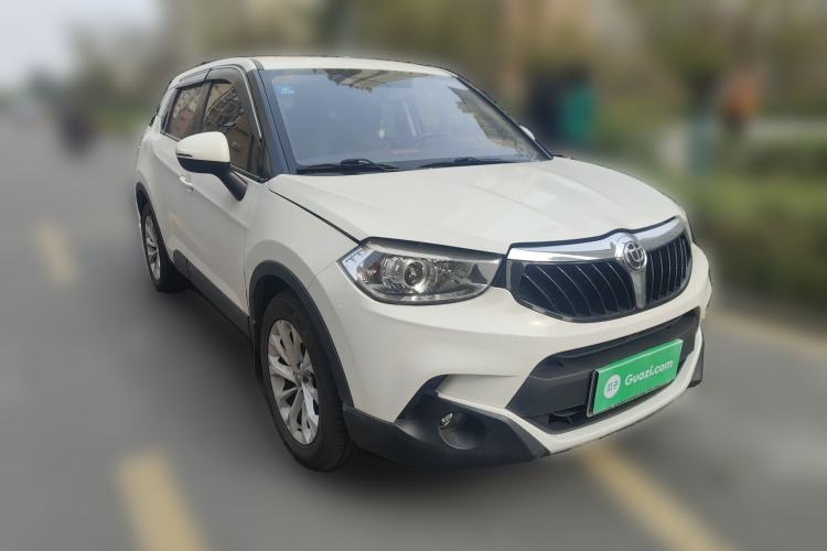 Used Brilliance V3 2016 1.5L Manual Comfort Model Front Right 45 Deg