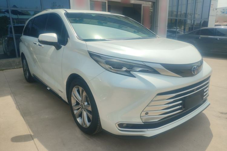 Used Toyota SIENNA 2023 2.5L Hybrid Platinum Edition
