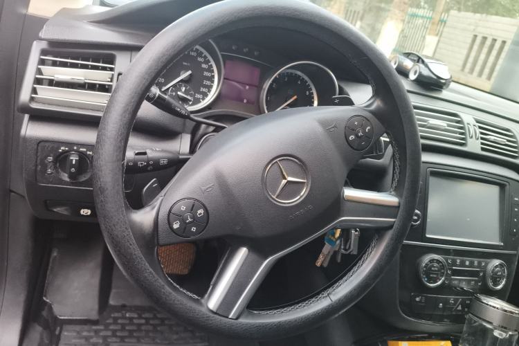 Used Mercedes-Benz R-Class 2017 R 320 4MATIC Business Edition Prestige Model