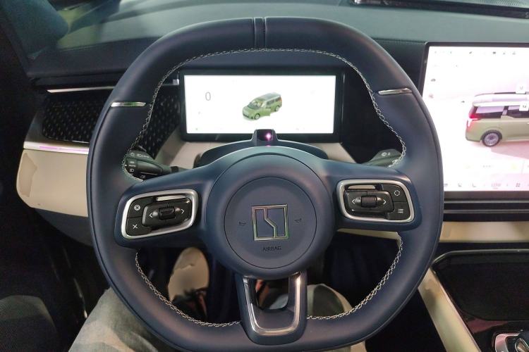 Used Zeekr 009 2024 Six-Seat Executive Version 4WD 108 kWh
