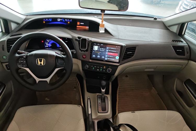 Used Honda Civic 2012 1.8L automatic comfort version Center Console