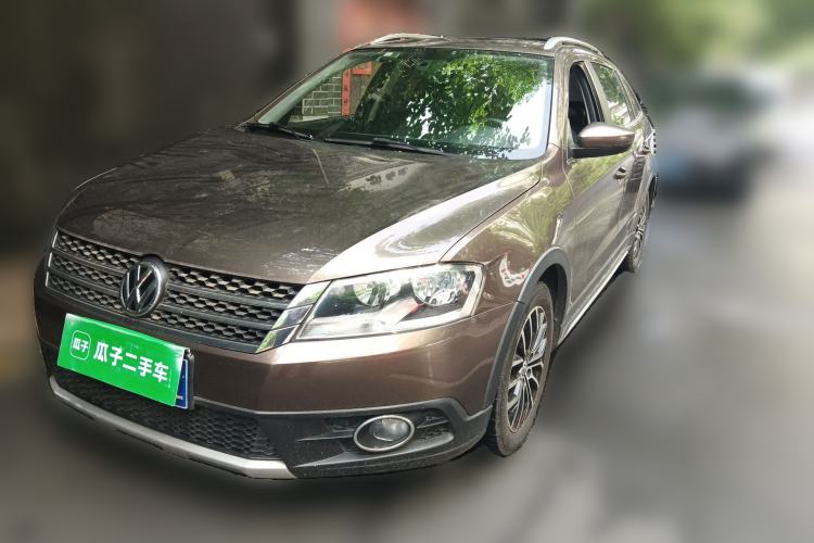 Used Volkswagen Cross Lavida 2014 1.6L Automatic