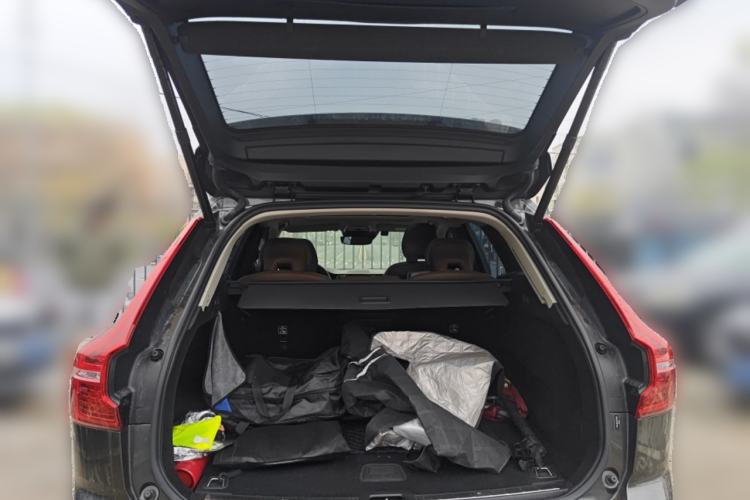 Used Volvo XC60 2020 T5 4x4 Smart Luxury Edition Trunk