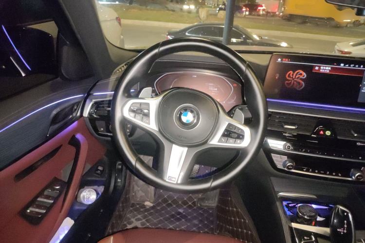 Used BMW 5 Series 2021 Facelifted 530Li Leading Edition M Sport Package
