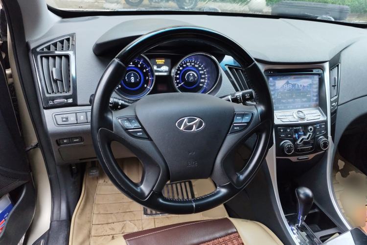 Used Hyundai Sonata 2013 2.4L Automatic Leading Edition China IV Standard Steering Wheel