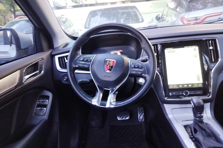 Used Roewe RX5 New Energy 2017 eRX5 50T Hybrid Connected Prestige Flagship Edition
