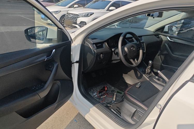 Used Skoda Octavia 2017 Classic Model 1.6L Manual Standard Edition
