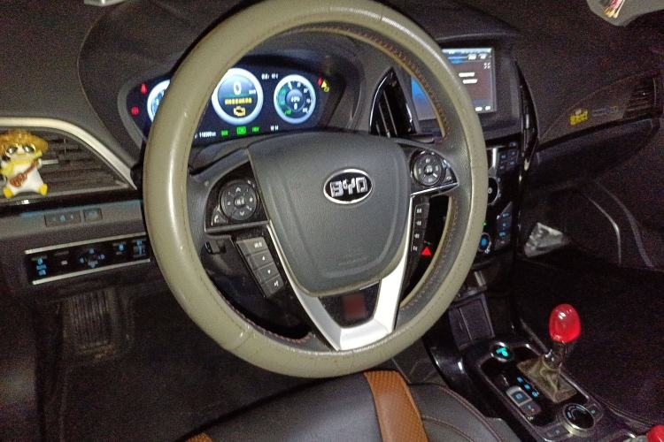 Used BYD Qin New Energy 2015 1.5T Dual-Crown Flagship Plus Edition Steering Wheel