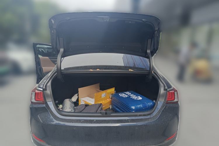 Used Lexus ES 2022 200 Excellence Edition Trunk
