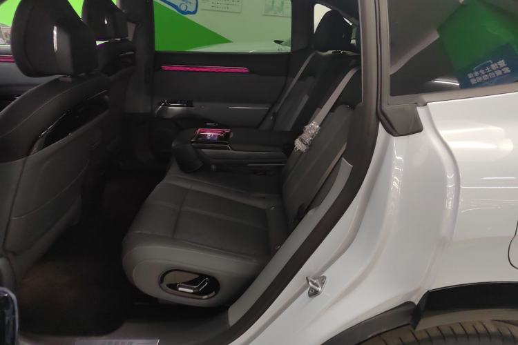 Used Zeekr 7X 2025 100 kWh Long-Range Rear-Wheel Drive with Intelligent Driving Features
