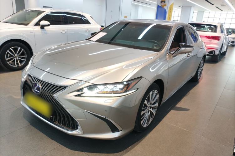 Used Lexus ES 2020 300h Deluxe Edition