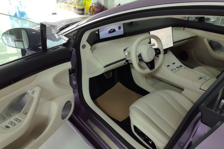 Used Hima Luxeed S7 2025 705 km Max Interior 3