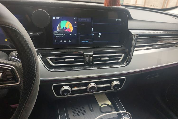 Used Hongqi HS5 2023 2.0T Four-Wheel Drive Flagship Pro Edition Audio And AC Panel