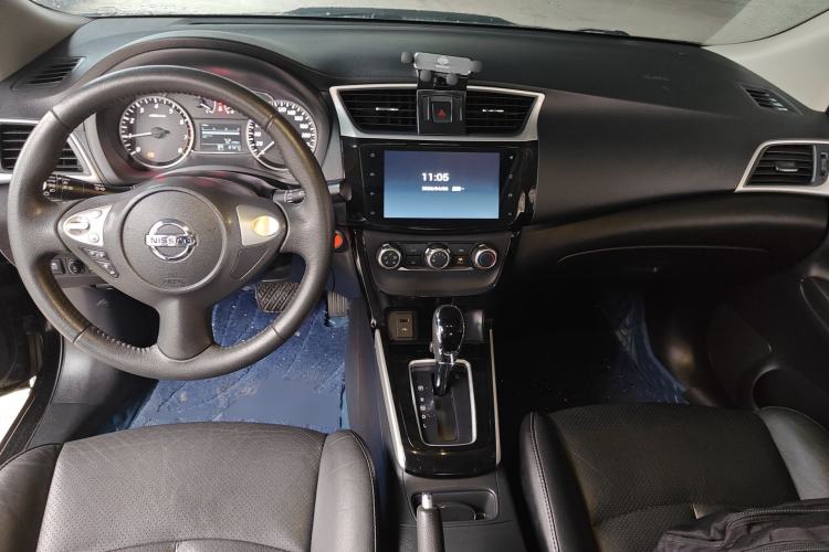 Used Nissan Sylphy 2019 1.6XV CVT Smart Connect Luxury Edition China VI Standard Center Console