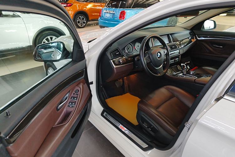 Used BMW 5 Series 2014 525Li Luxury Design Package