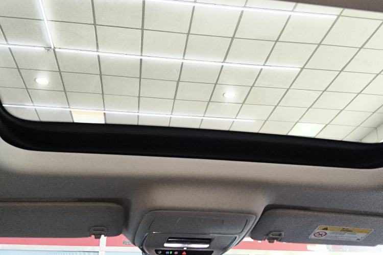 Used Chevrolet Equinox Plus 2024 102km RS Ultimate Edition Headliner