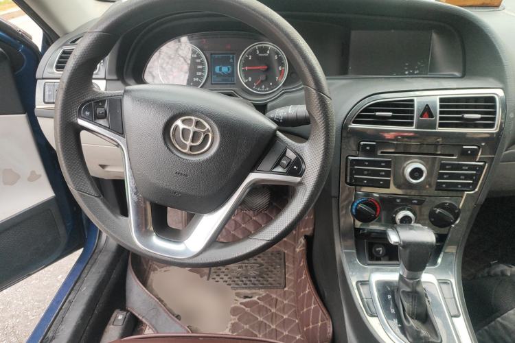Used Brilliance H530 2011 1.6L Automatic Comfort Edition Steering Wheel