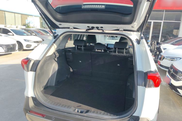 Used Toyota RAV4 2023 2.0L CVT Two-Wheel Drive 20th Anniversary Platinum Edition