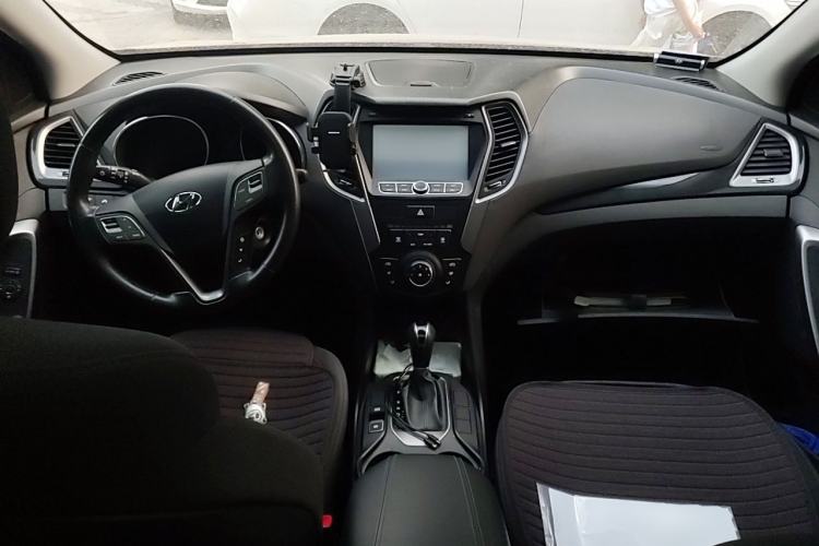 Used Hyundai Santa Fe 2013 2.4L Automatic 2WD Comfort Edition
