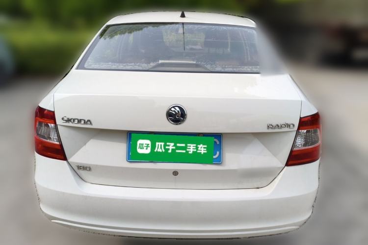 Used Skoda Rapid 2016 1.6L Manual Front-Wheel-Drive Version
