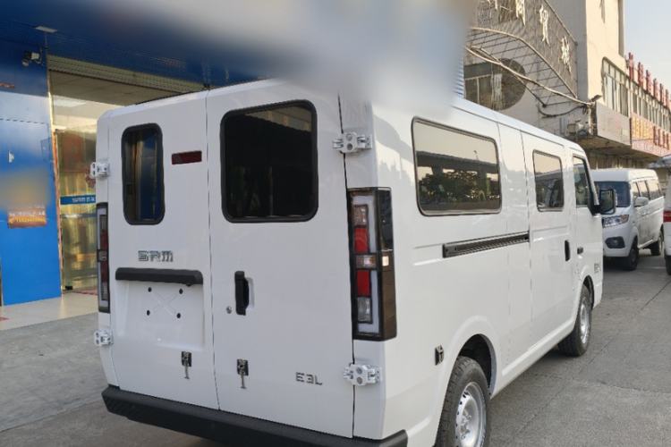 Used SRM New Energy E3L 2026 Model 325 KM CATL 41.86 kWh Smart Luxury 6/9-Seater Passenger Vehicle Exterior 5