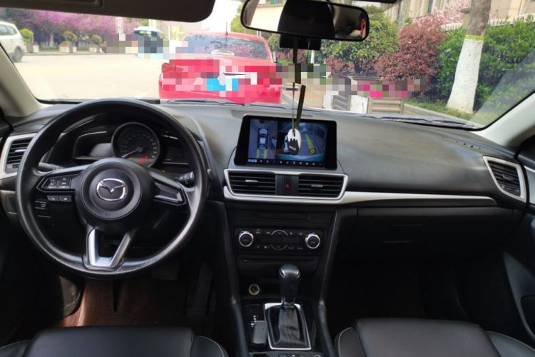 Used Mazda 3 Axela 2019 Cloud-Controlled Sedan 1.5L Automatic Luxury Model China VI Standard Center Console