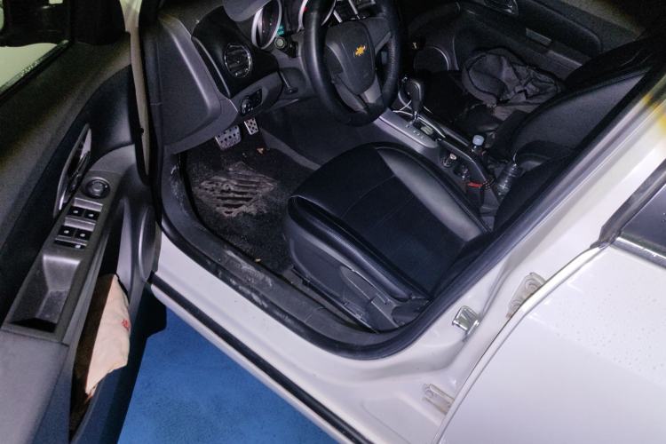 Used Chevrolet Cruze 2012 1.8L SE AT Driver Seat