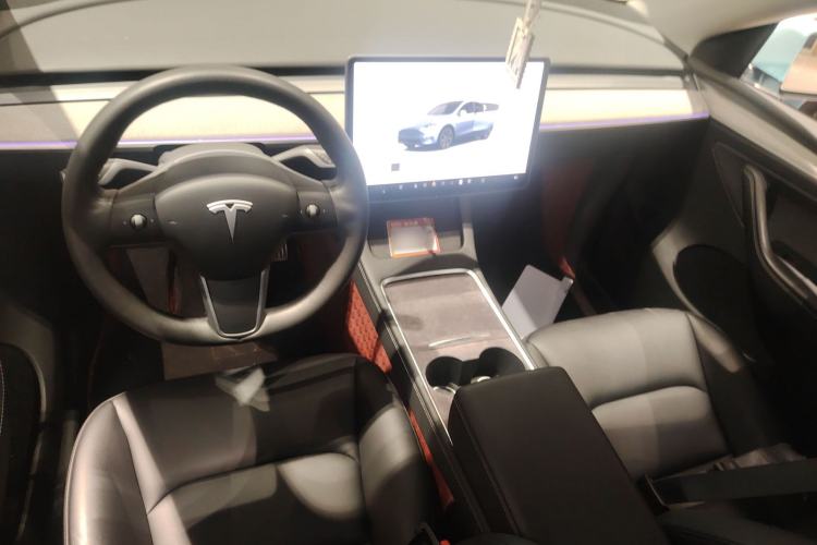 Used Tesla Model Y 2023 Long-Range All-Wheel-Drive Version