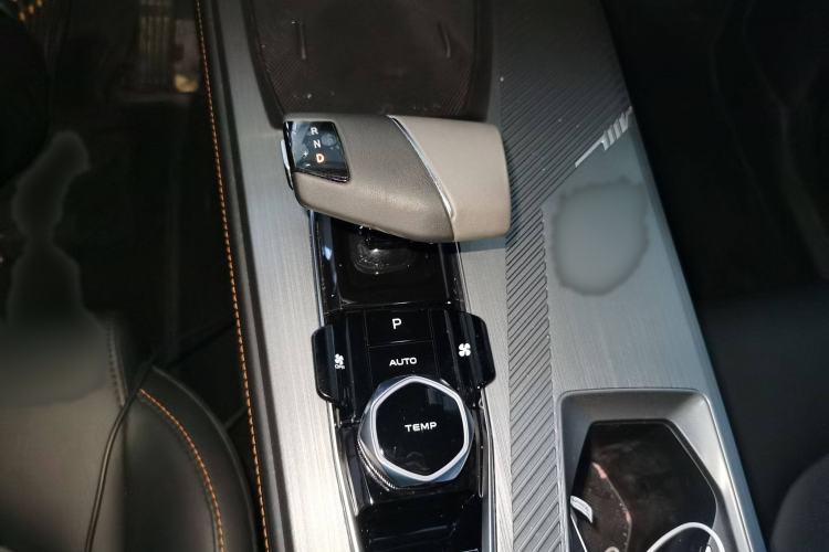 Used CHANGAN OSHAN Z6 New Energy 2022 Blue Whale iDD 150KM Flagship PLUS Smart Parking Edition Gear Lever