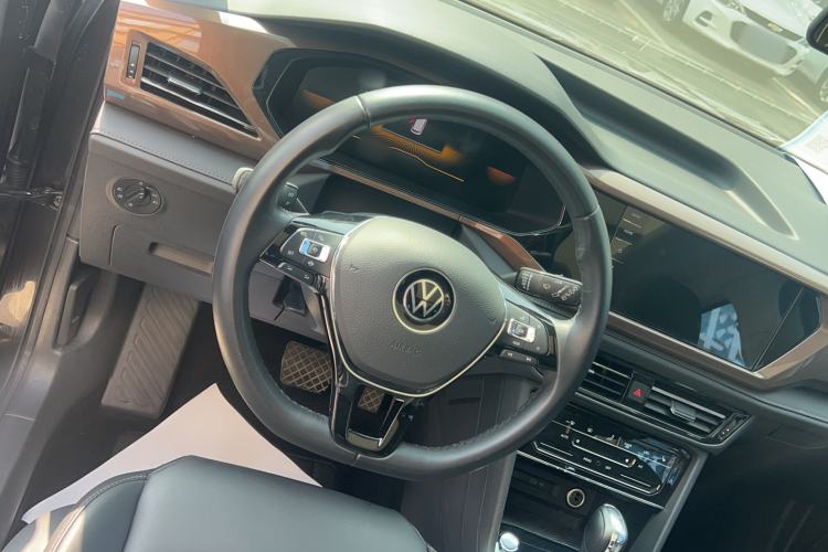 Used Volkswagen Tharu 2022 280TSI Two-Wheel-Drive Luxury Edition