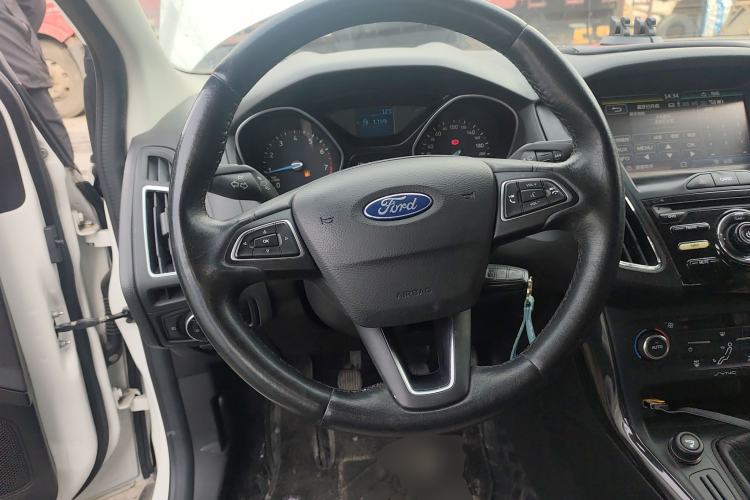 Used Ford Focus 2015 Sedan 1.6L Manual Fashion Edition