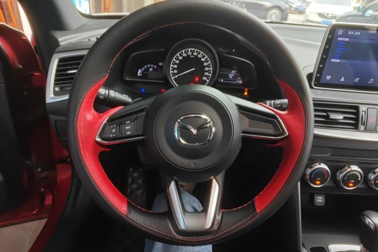 Used Mazda CX-4 2018 2.0L Automatic Two-Wheel Drive Blue Sky Dynamic Version China VI Standard Steering Wheel